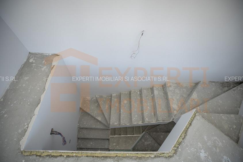 Vila situata in Palazu Mare zona Elvila  - 11