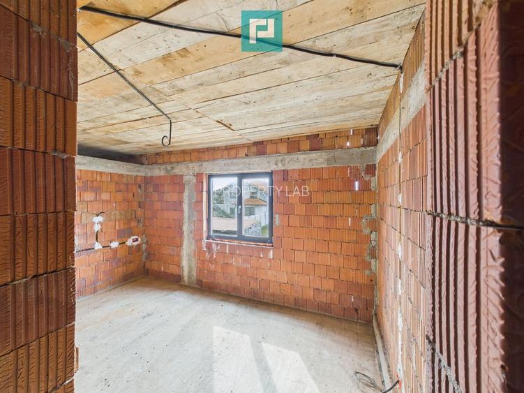 Casă la roșu P+E+M în Șagu - 13