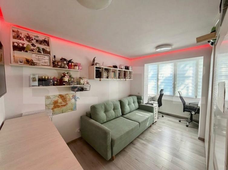 Apartament cu 3 camere, 52 mp, zona Andrei Muresanu