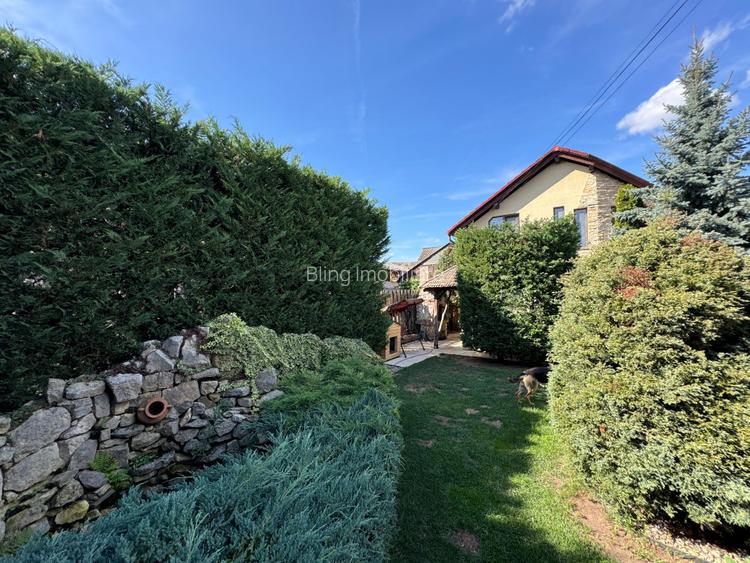 Casa individuala 165 mp utili, 350 mp teren , 2 parcari , Floresti - 2