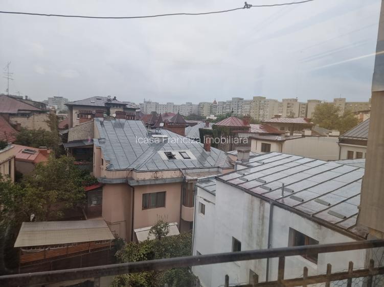 Apartament 4 camere, 91mp, Gara de Nord, 1 minut de metrou,ideal pentru renovare - 16