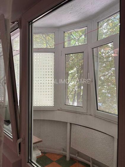 Garsonieră spațioasă de închiriat Apărătorii Patriei - Loc de parcare - 7