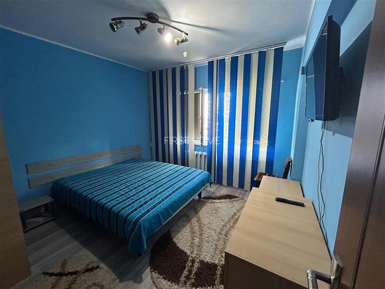 Apartament cu 2 camere de vanzare, zona scoala 7 - 5
