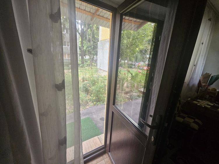 Apartament parter, balcon 13 mp cu ieșire directă – Războieni