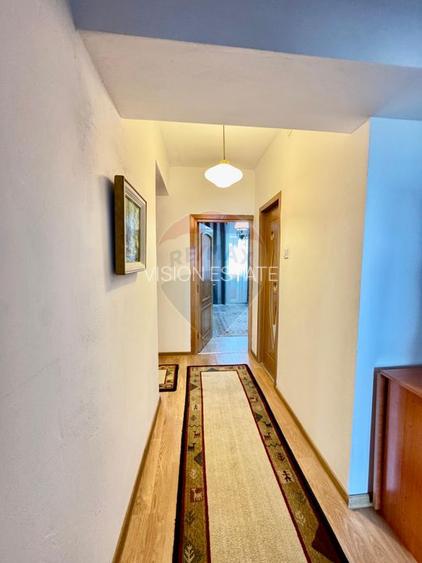 Apartament cu 4 camere de vânzare în zona Ultracentral - 11
