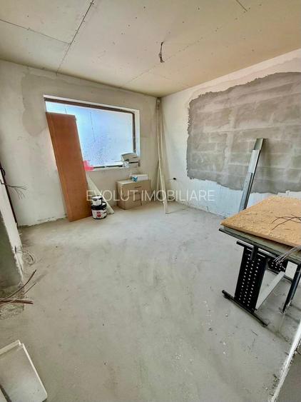 Vila cu potential rezidential sau investitie Faleza Nord 300 m de mare - 10