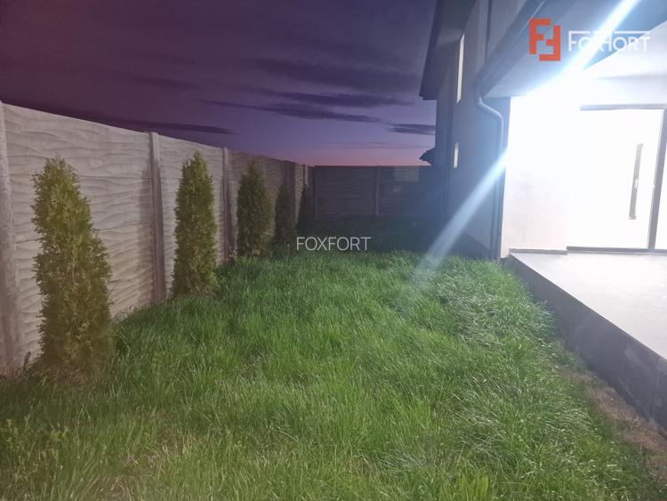 Duplex de vanzare cu 3 camere si teren de 309 mp - Recas - 17