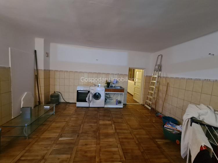 Casa zona centrala Adjud - renovata si mobilata - 6