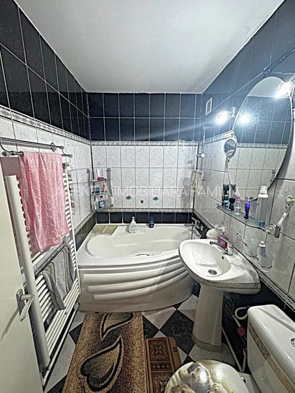 Apartament spatios, trei camere semidecomandate, etaj 1 din 4, Tiglina 3 - 5