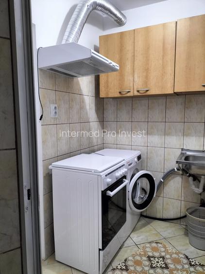 Inchiriez! Garsoniera, mobilata, utilata , zona Poarta 6 - 3