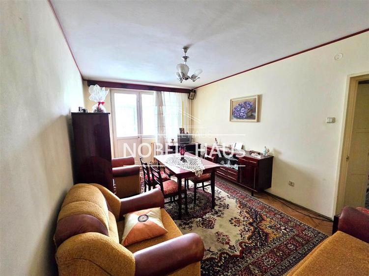 Apartament 3 camere, etajul 2, decomandat, zona Gradina, Barlad - 2