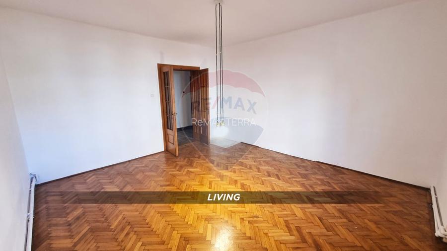 Casă / Vilă cu 5 camere de vânzare în zona Orasul Vechi - 16