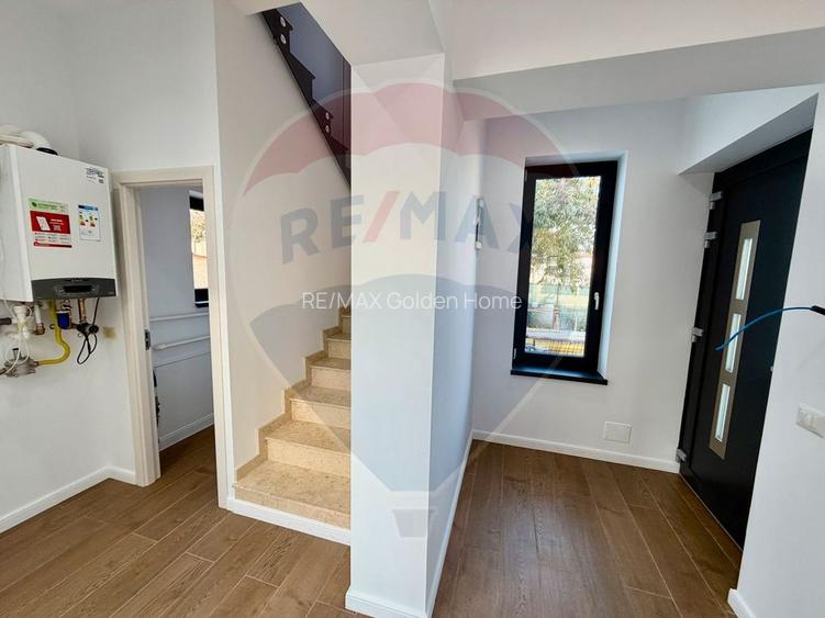 Casă / Vilă cu 4 camere de vânzare în zona Dedeman - 12