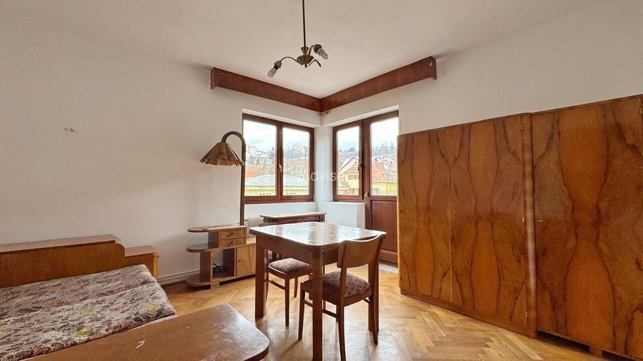 VILA  SPATIOASA IN CENTRUL VECHI - 9