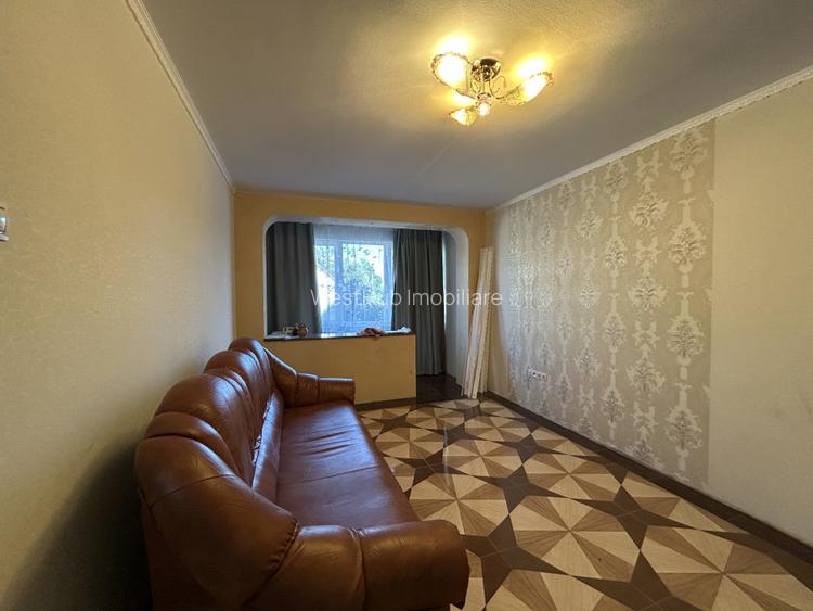 Apartament 2 camere, semidecomandat, etajul 1, zona Sagului - 2