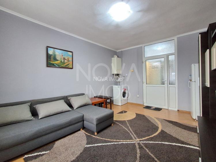 Garsoniera de inchiriat, Vasile Aaron - 3