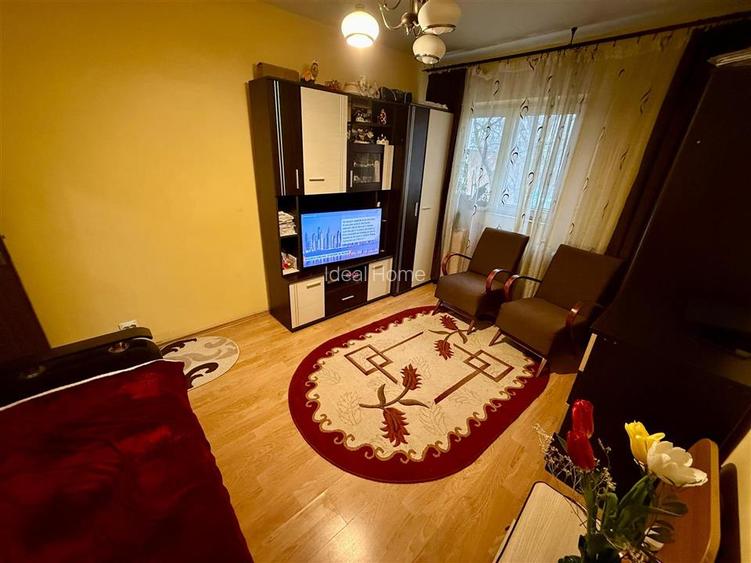 Etajul 1 - Bloc din 1984 - Apartament cu o camera - Baza 3 - 2