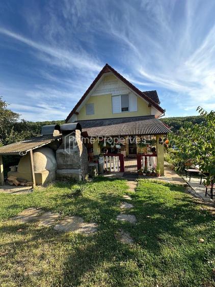 Casă spațioasă de vânzare – Corunca, zona Vatman - 2