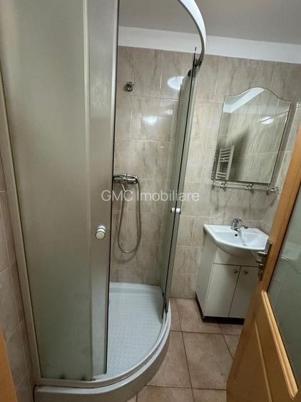 Casa de inchiriat, 25 camere, 25 bai, receptie,T719 - 4