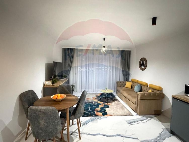 APARTAMENT etaj 1 -  LOC PARCARE-strada Salciei - 5