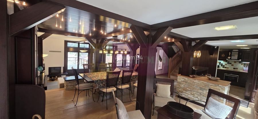 Vilă de lux de vânzare în Bușteni | Priveliște spectaculoasă la munte - 2