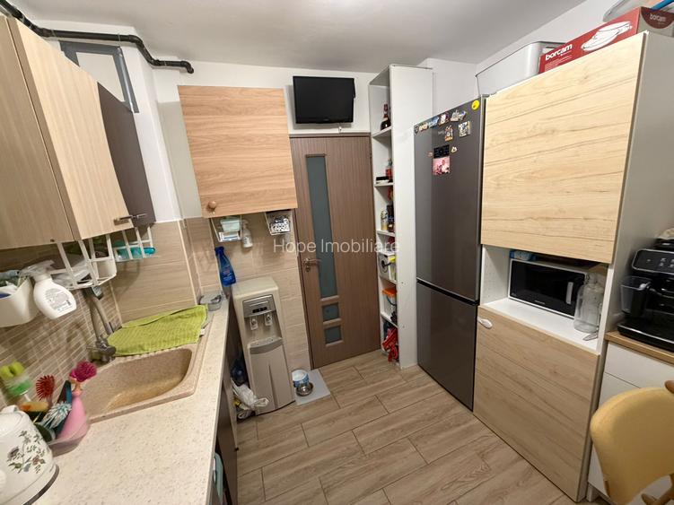 Vitan - 2 camere , renovat, centrala proprie - 10