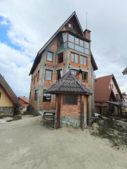 Pensiune de vânzare în Rânca – oportunitate rară lângă pârtia M1 - 2