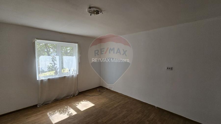 Casă  cu 3 camere, teren intravilan de 1300mp în Ipotești Tișăuți, SV - 15