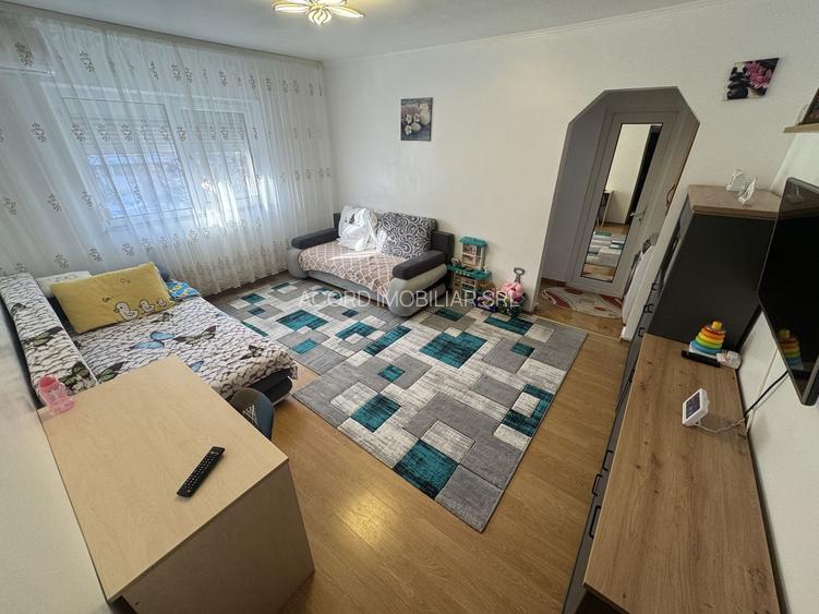 Apartament 2 camere zona Poarta 6 - 2