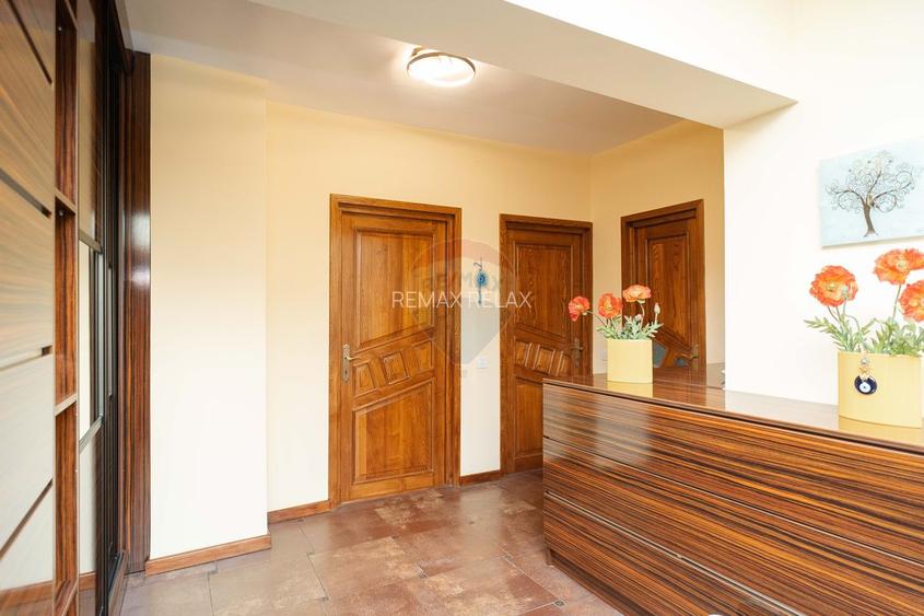 Apartament cu 3 camere de închiriat - 5