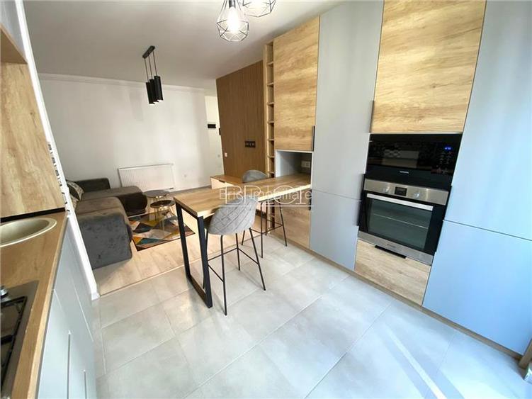 Studio, 48mp, cu Parcare, zona Coresi - 6