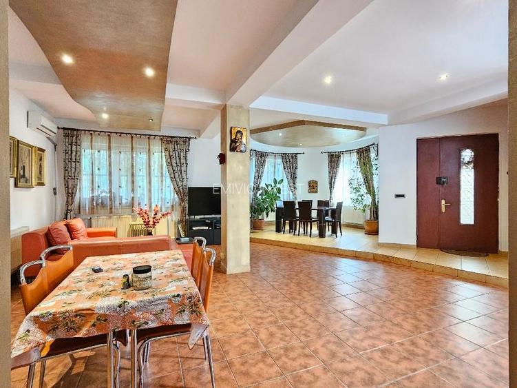 Vila in zona Bucurestii Noi - 275 mp | 6 camere | 4 bai | teren 450 mp - 2