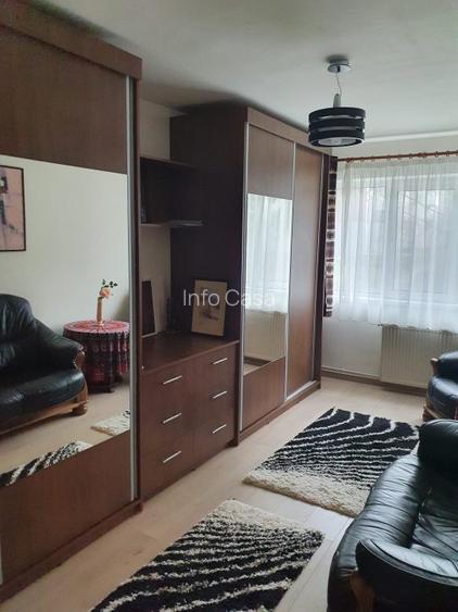 Ofer de inchiriat 3 camere - 3