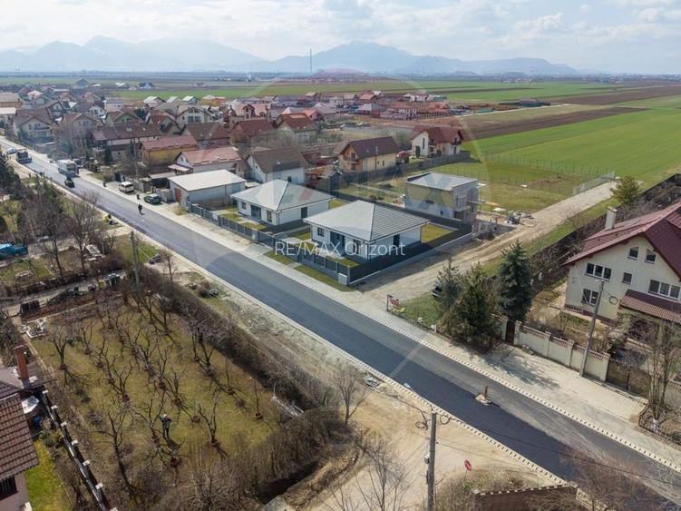 Casa 4 camere- noua-la cheie, poziție excelentă in Harman - 2