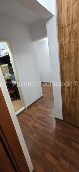 Targoviste, str. Boerescu Zaharia, parter, vanzare apartament 4 camere - 6