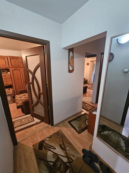 Apartament 3 camere, 2 balcoane, cartier Plopilor!