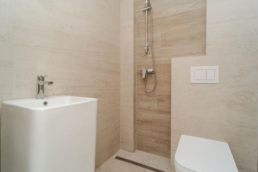 Intabulat, Apartament 3 camere, 2 bai, etajul 1
