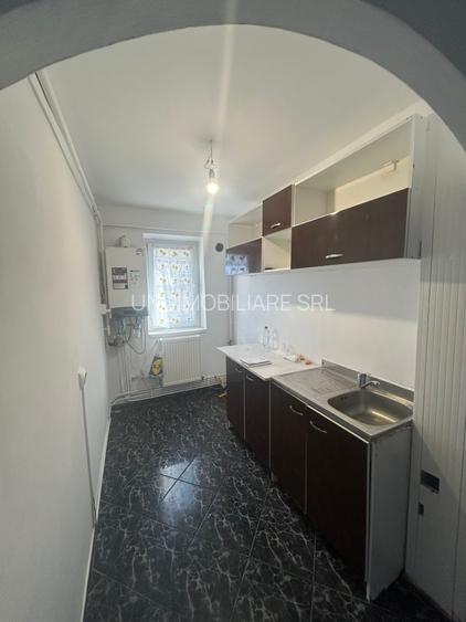 Apartament 3 camere- Zona Sud - etaj 3/4 - 48 mp - 48500 euro negociabil - 5