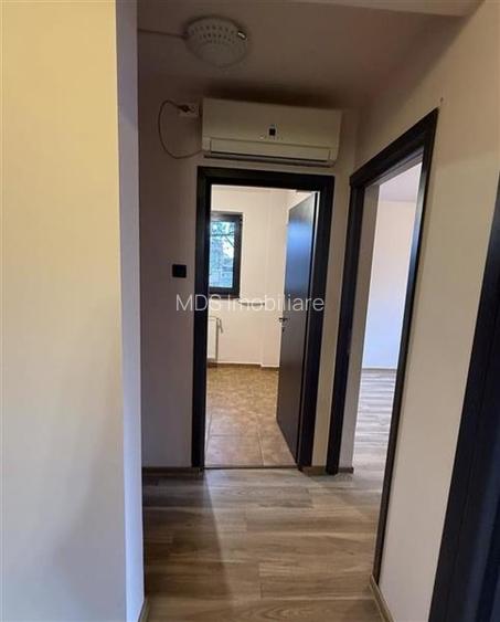 Decomandat la etaj 1, recent renovat zona Favorit - 9