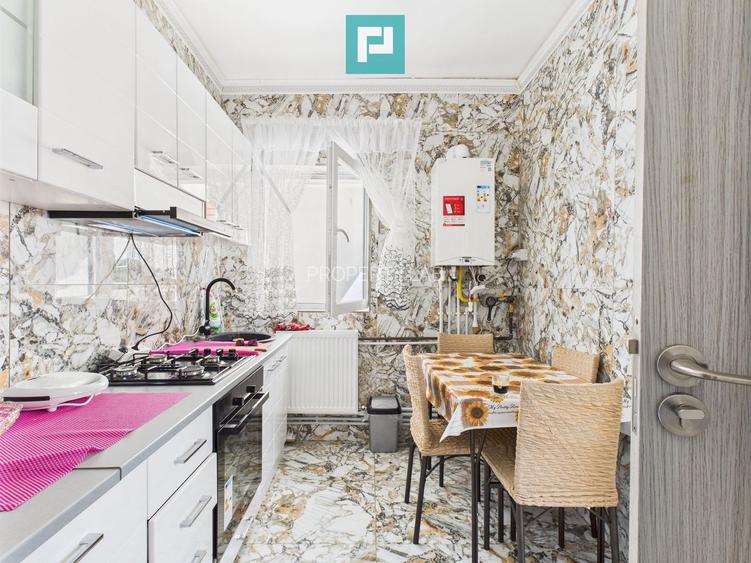 Casă cu 3 camere, anexe  locație Premium în Pecica - 12