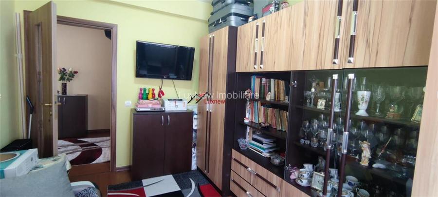 Apartament cu 3 camere, 51 mp plus balcon 6 mp etaj intermediar, zona Stejarului - 14