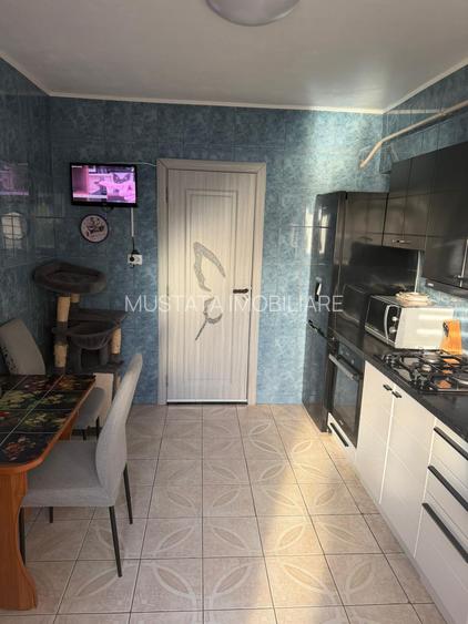 Apartament 3 camere confort 1 decomandat, zona Progresu, etaj 3/4. - 7