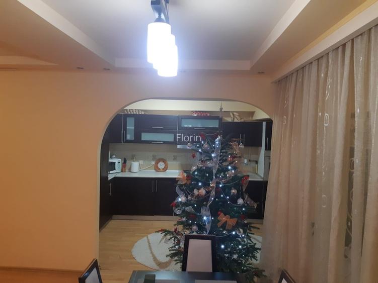 Vând casă și teren  situata într-o zonă deosebită și linistita - 3
