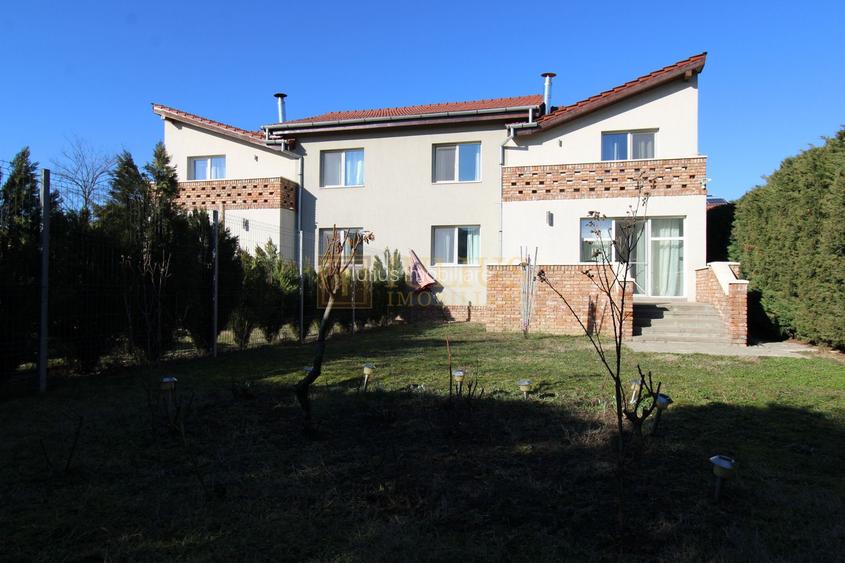 Ciarda Rosie,  4 dormitoare + 2 bai + 2 bucatarii, centrala proprie. - 22