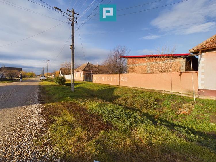 Casă cu teren generos, Turnu - 23