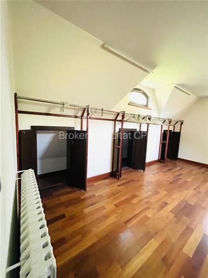 VANZARE VILA 8 CAMERE 652 mp teren zona Sisesti Sector 1 - 36