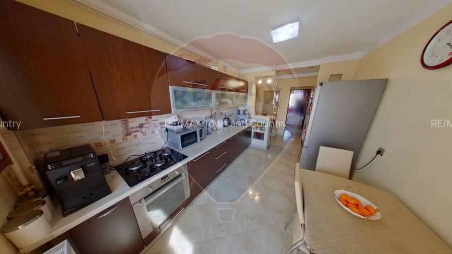 Apartament cu 4 camere de vânzare în zona Central - 4