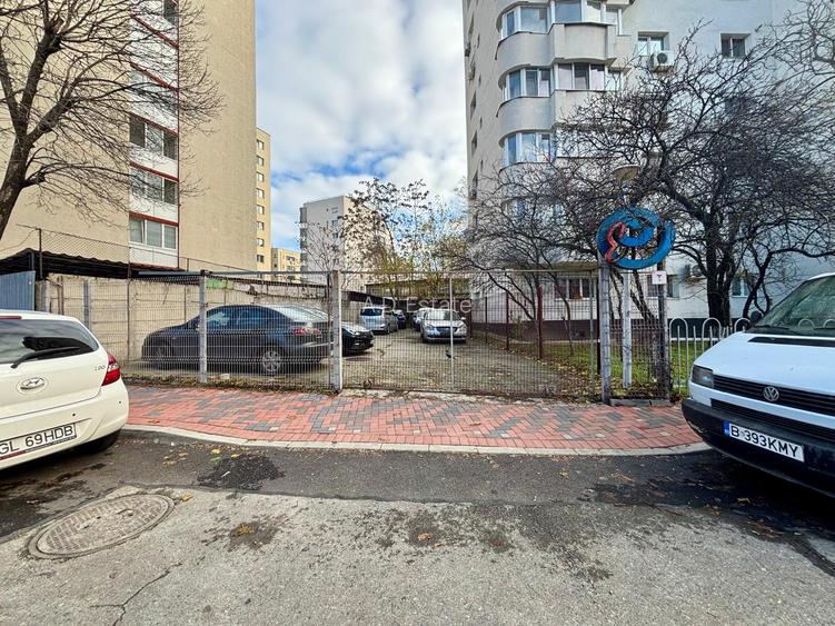 Vila De Inchiriat 11 camere  D+P+2 Timpuri Noi 12 Locuri Parcare 500 mp - 40