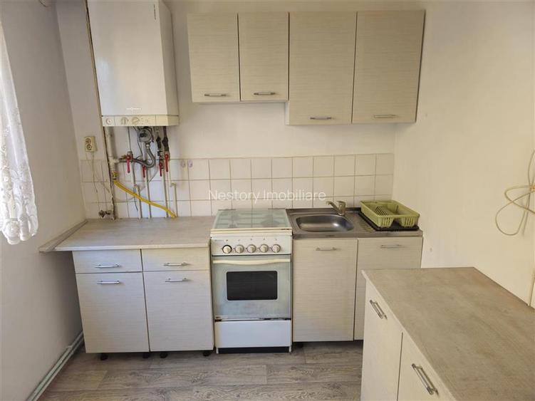 Apartament o camera, decomandat, 41mp, centrala proprie, Dambul Rotund - 4