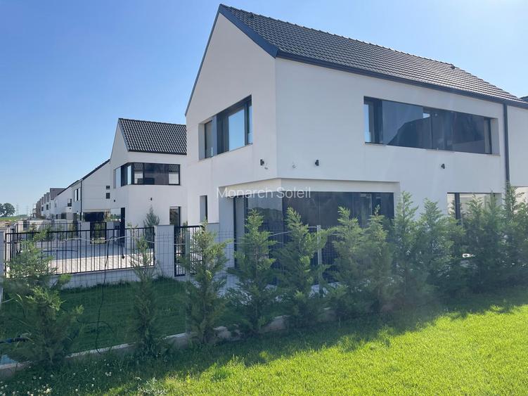 Monarch Soleil  - parchet , usi interioare, tamplarie din lemn natural - 3